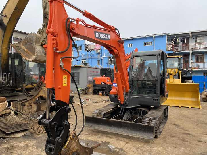 Escavadora de rastos Awesome Performance Korea Imported Small Scale Used Doosan Dx60 Excavator in Shanghai: foto 6