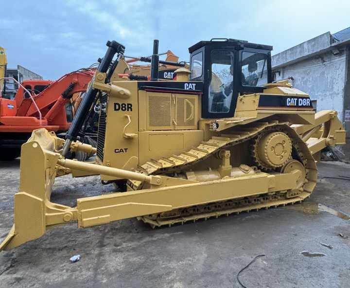 Cheap Caterpillar Bulldozer Cat D8R Second Hand Bulldozer With Rippers On Sale In Shanghai - Buldôzer: foto 2 Cheap Caterpillar Bulldozer Cat D8R Second Hand Bulldozer With Rippers On Sale In Shanghai - Buldôzer: foto 2