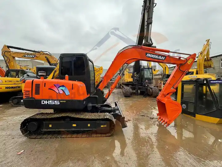 Cheap used mini excavator machine Crawler DH55 Factory sale used excavator used machinery doosan DH55 Used mini excavator - Escavadeira: foto 4 Cheap used mini excavator machine Crawler DH55 Factory sale used excavator used machinery doosan DH55 Used mini excavator - Escavadeira: foto 4
