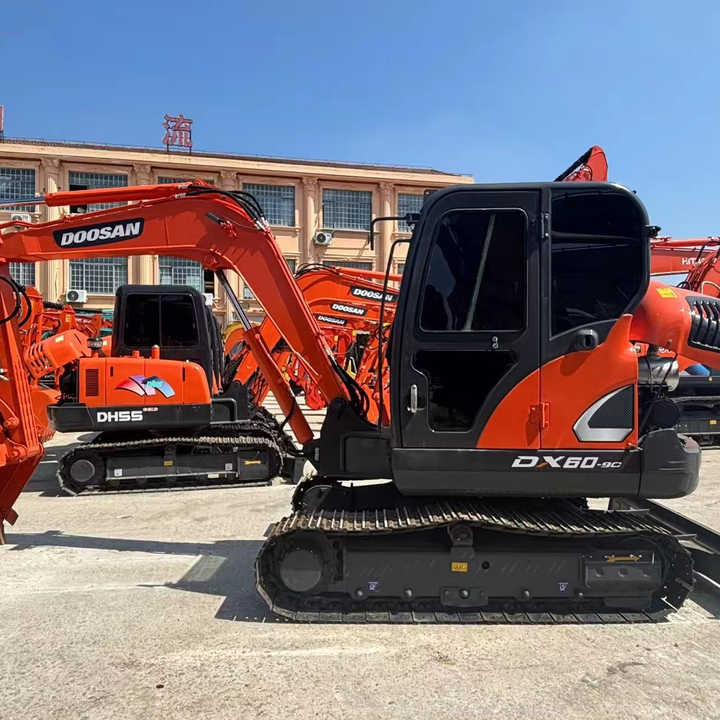 Doosan DX60 DX60-9c DH60-7 DX60W DX80 DX75 DX55 DH35 DH55 Used Mini Excavator Mas Maquinaria Municipal Y Ambiental - Escavadeira: foto 1 Doosan DX60 DX60-9c DH60-7 DX60W DX80 DX75 DX55 DH35 DH55 Used Mini Excavator Mas Maquinaria Municipal Y Ambiental - Escavadeira: foto 1