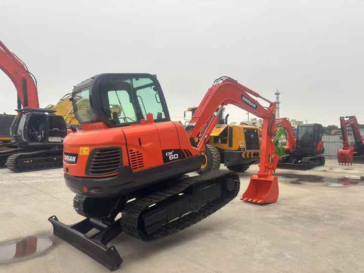 Doosan DX60 DX60-9c DH60-7 DX60W DX80 DX75 DX55 DH35 DH55 Used Mini Excavator Mas Maquinaria Municipal Y Ambiental - Escavadeira: foto 2 Doosan DX60 DX60-9c DH60-7 DX60W DX80 DX75 DX55 DH35 DH55 Used Mini Excavator Mas Maquinaria Municipal Y Ambiental - Escavadeira: foto 2