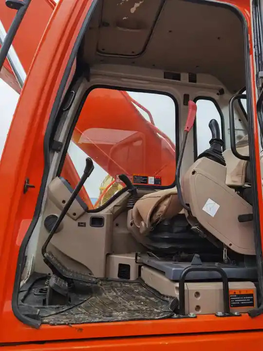 Excellent ConditionUsed Excavator Doosan Dh220 ,Nice Performance 22ton Used Excavator Dh220-7 At Low Price For Sale - Escavadora de rastos: foto 3 Excellent ConditionUsed Excavator Doosan Dh220 ,Nice Performance 22ton Used Excavator Dh220-7 At Low Price For Sale - Escavadora de rastos: foto 3
