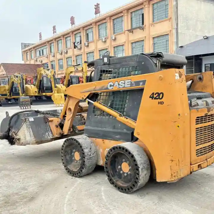 Factory Price case 420 Mini Skid Steer Loader Free After Sale 420 430 440 Mini Skid Steer Loader with Brand Engine - Mini carregadeira: foto 3 Factory Price case 420 Mini Skid Steer Loader Free After Sale 420 430 440 Mini Skid Steer Loader with Brand Engine - Mini carregadeira: foto 3