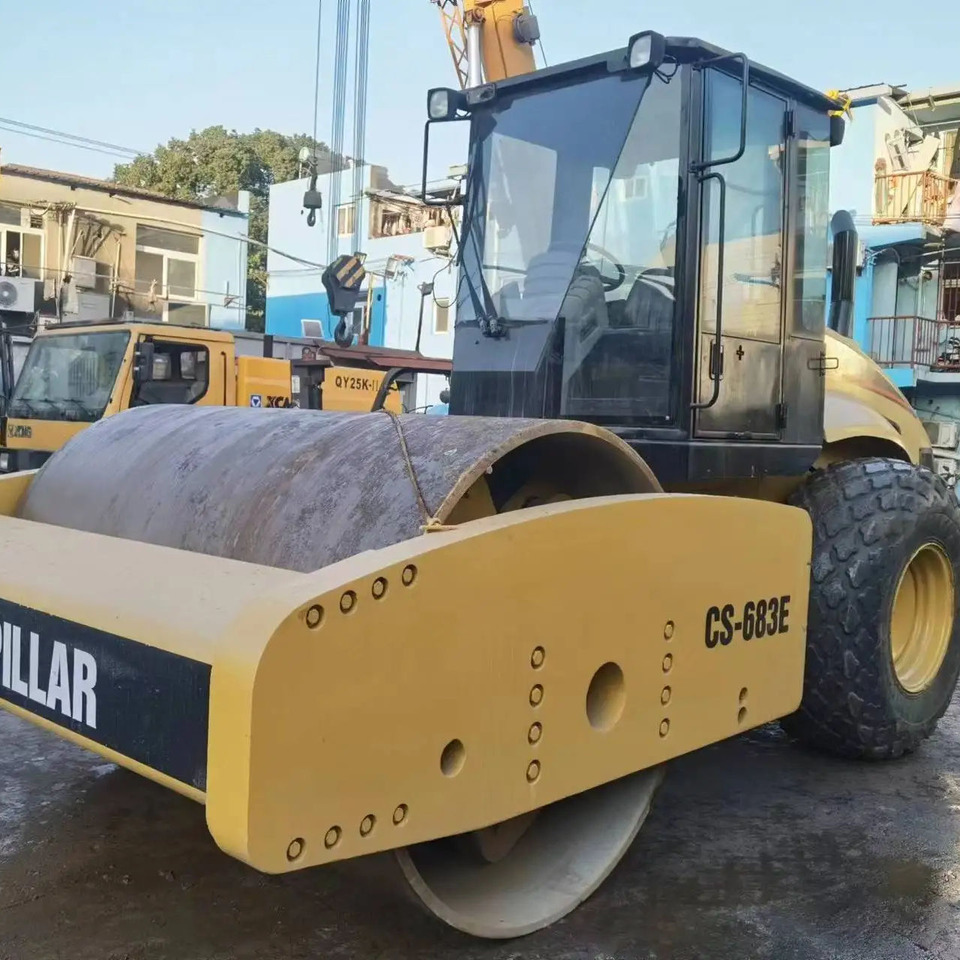 Good Quality Road Roller Caterpillar Cs683e Used Original Japan Road Roller Cat Cs683e Caterpillar Compactor Rollers - Compactador de asfalto: foto 1 Good Quality Road Roller Caterpillar Cs683e Used Original Japan Road Roller Cat Cs683e Caterpillar Compactor Rollers - Compactador de asfalto: foto 1