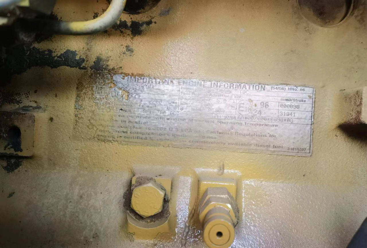 Good Quality Road Roller Caterpillar Cs683e Used Original Japan Road Roller Cat Cs683e Caterpillar Compactor Rollers - Compactador de asfalto: foto 5 Good Quality Road Roller Caterpillar Cs683e Used Original Japan Road Roller Cat Cs683e Caterpillar Compactor Rollers - Compactador de asfalto: foto 5