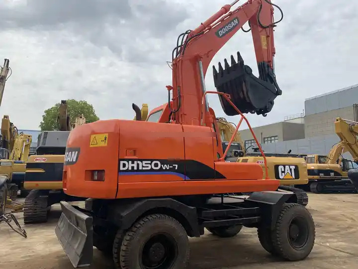 High Efficient Used Excavator Doosan 150w-7 For Sale Second Hand Good Quality DH150W Excavator with Good Condition - Escavadora de rastos: foto 2 High Efficient Used Excavator Doosan 150w-7 For Sale Second Hand Good Quality DH150W Excavator with Good Condition - Escavadora de rastos: foto 2