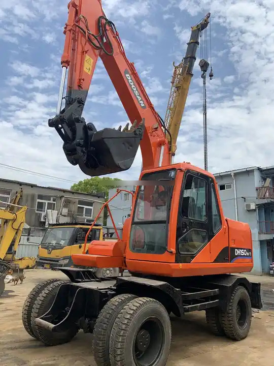 High Efficient Used Excavator Doosan 150w-7 For Sale Second Hand Good Quality DH150W Excavator with Good Condition - Escavadora de rastos: foto 4 High Efficient Used Excavator Doosan 150w-7 For Sale Second Hand Good Quality DH150W Excavator with Good Condition - Escavadora de rastos: foto 4