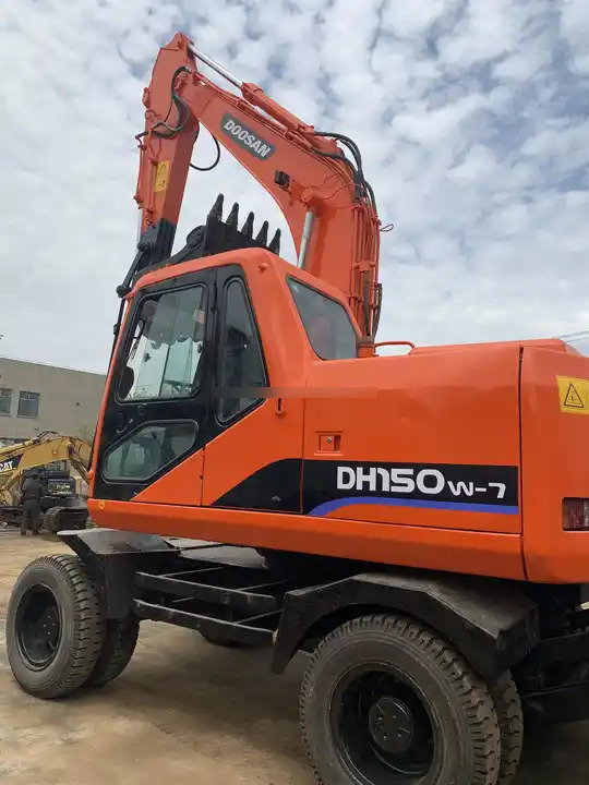 High Efficient Used Excavator Doosan 150w-7 For Sale Second Hand Good Quality DH150W Excavator with Good Condition - Escavadora de rastos: foto 3 High Efficient Used Excavator Doosan 150w-7 For Sale Second Hand Good Quality DH150W Excavator with Good Condition - Escavadora de rastos: foto 3