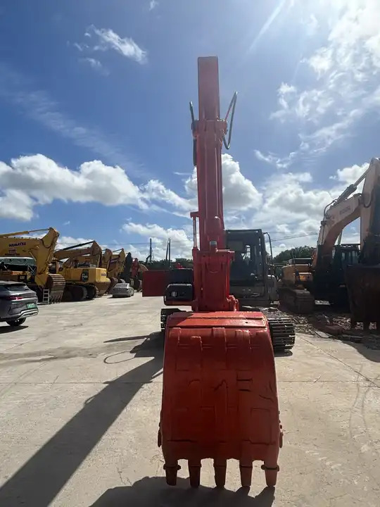 High Quality Original Landscaping Excavator Hitachi Zx120 Excavator With Thumb And Ditch Bucket In Shanghai - Escavadora de rastos: foto 3 High Quality Original Landscaping Excavator Hitachi Zx120 Excavator With Thumb And Ditch Bucket In Shanghai - Escavadora de rastos: foto 3