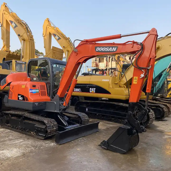 High quality mini excavator parts DOOSAN DH 55 DX60 DH55bucket H-link DH55 connecting rod DAEWOO DH55 H-frame - Escavadeira: foto 2 High quality mini excavator parts DOOSAN DH 55 DX60 DH55bucket H-link DH55 connecting rod DAEWOO DH55 H-frame - Escavadeira: foto 2