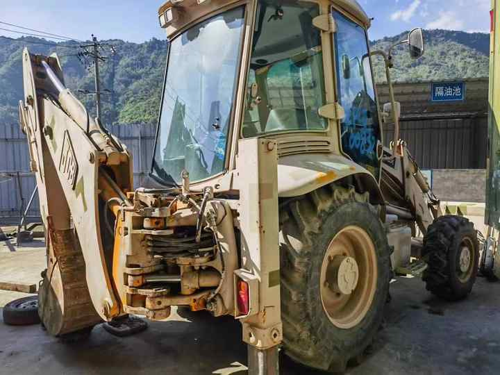 Hot sale Backhoe loader JCB 3CX 4*4 tlb loader UKmade, used cheap JCB 3CX retro loader and digger in good condition - Retroescavadeira: foto 2 Hot sale Backhoe loader JCB 3CX 4*4 tlb loader UKmade, used cheap JCB 3CX retro loader and digger in good condition - Retroescavadeira: foto 2