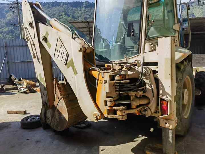 Hot sale Backhoe loader JCB 3CX 4*4 tlb loader UKmade, used cheap JCB 3CX retro loader and digger in good condition - Retroescavadeira: foto 4 Hot sale Backhoe loader JCB 3CX 4*4 tlb loader UKmade, used cheap JCB 3CX retro loader and digger in good condition - Retroescavadeira: foto 4