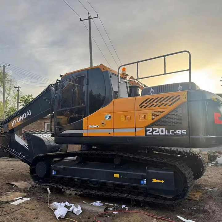 Korea Original Used Hyundai 220LC-9S Excavator Used Robex Hyundai 220 Excavator 220LC-9S Used Excavators for Sale - Escavadeira: foto 2 Korea Original Used Hyundai 220LC-9S Excavator Used Robex Hyundai 220 Excavator 220LC-9S Used Excavators for Sale - Escavadeira: foto 2