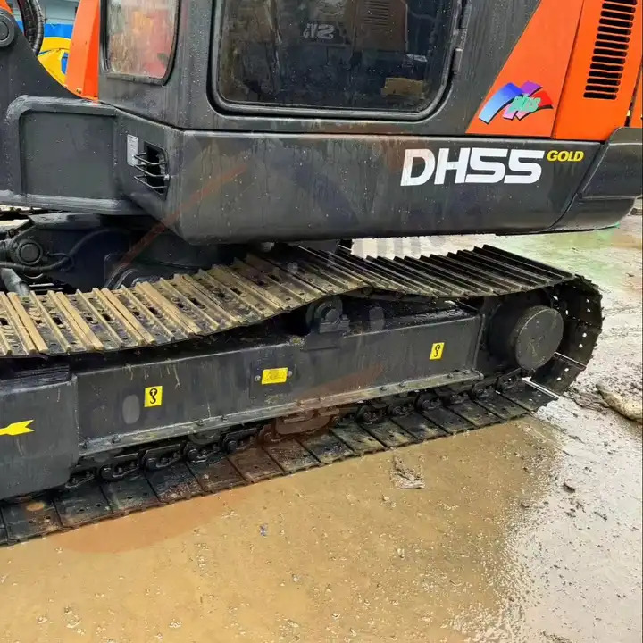 Mini 5ton Used Excavator Doosan DH55 with nice condition Korea low working hour multifunction crawler excavator Doosan DH55 - Escavadeira: foto 3 Mini 5ton Used Excavator Doosan DH55 with nice condition Korea low working hour multifunction crawler excavator Doosan DH55 - Escavadeira: foto 3