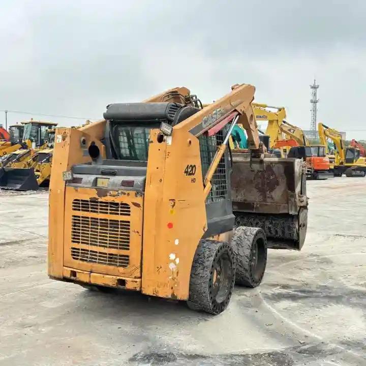 Original Second hand CASE skid steer loader 420 for sale compact skid steers loaders 440 430 420 in stock - Mini carregadeira: foto 4 Original Second hand CASE skid steer loader 420 for sale compact skid steers loaders 440 430 420 in stock - Mini carregadeira: foto 4
