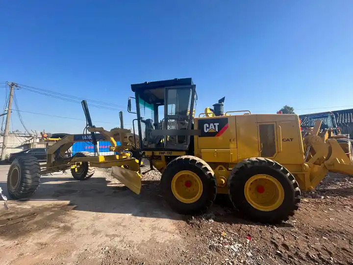 Second hand Caterpillar motor Grader CAT 140K for sale, used CAT 140G 140H 140K in good condition - Motoniveladora: foto 4 Second hand Caterpillar motor Grader CAT 140K for sale, used CAT 140G 140H 140K in good condition - Motoniveladora: foto 4