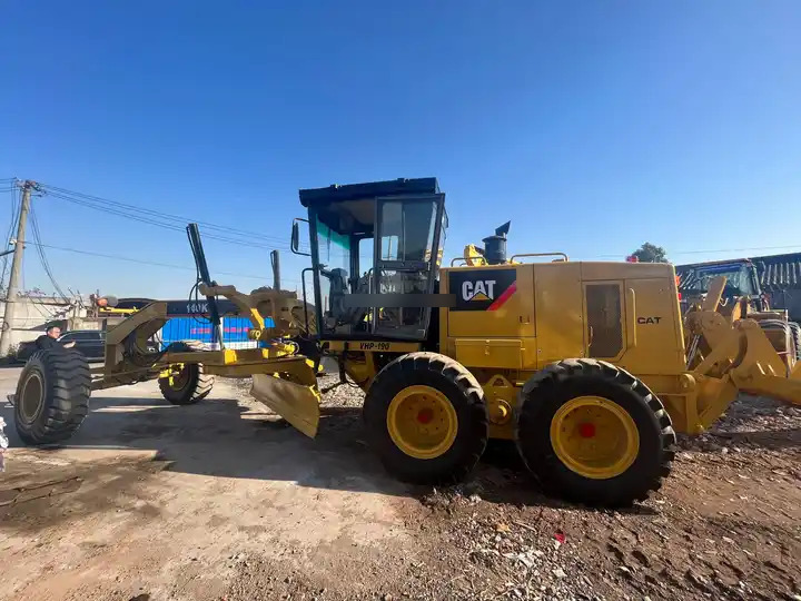 Second hand Caterpillar motor Grader CAT 140K for sale, used CAT 140G 140H 140K in good condition - Motoniveladora: foto 3 Second hand Caterpillar motor Grader CAT 140K for sale, used CAT 140G 140H 140K in good condition - Motoniveladora: foto 3