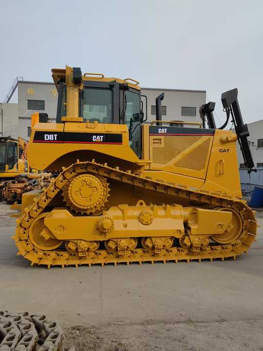 USED D8T CAT Bulldozer Price D8R Used Caterpillar Bulldozer crawler bulldozer made in brazil - Buldôzer: foto 2 USED D8T CAT Bulldozer Price D8R Used Caterpillar Bulldozer crawler bulldozer made in brazil - Buldôzer: foto 2
