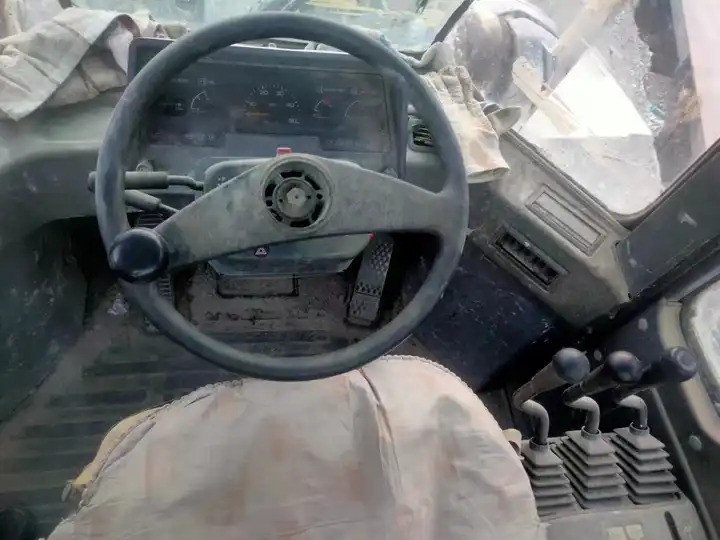 Used 7 Ton Heavy Front Loader Komatsu Wa470 Good Price Japan Made Tire Loader In Shanghai - Carregadeira de rodas: foto 3 Used 7 Ton Heavy Front Loader Komatsu Wa470 Good Price Japan Made Tire Loader In Shanghai - Carregadeira de rodas: foto 3