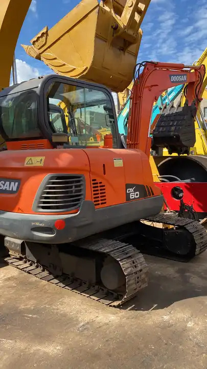 Escavadora de rastos Used Doosan dx60 dh60 dx55 dh55 mini excavator 6 ton: foto 6