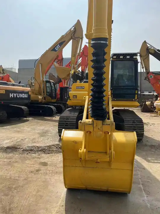 Used Komatsu Pc200-8 Excavator Used Japan Original Komatsu 220 200 Excavator Pc220-8 Excavator Available - Escavadeira: foto 5 Used Komatsu Pc200-8 Excavator Used Japan Original Komatsu 220 200 Excavator Pc220-8 Excavator Available - Escavadeira: foto 5