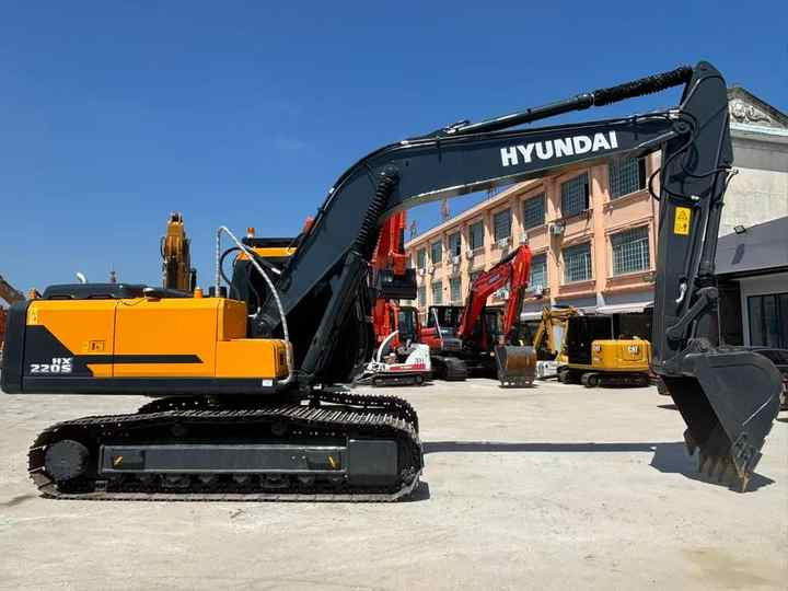 Used Korea Hyundai 220LC-9 22TON of Excavators in Good Condition Low Price Second-hand - Escavadeira: foto 3 Used Korea Hyundai 220LC-9 22TON of Excavators in Good Condition Low Price Second-hand - Escavadeira: foto 3
