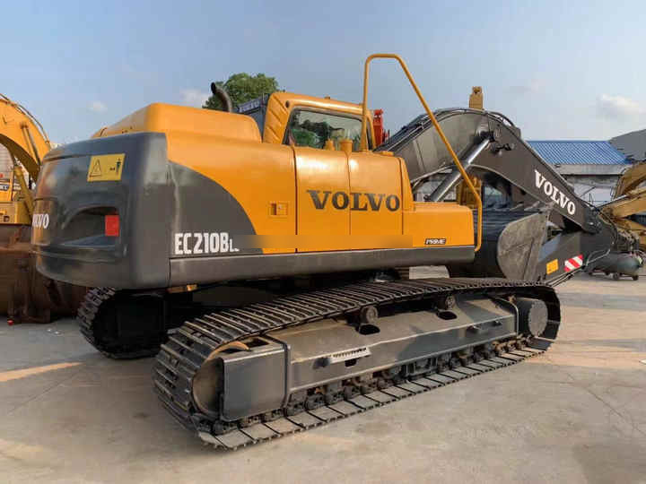 Used Original Volvo Excavator EC210B machinery in stock for sale with high quality and good price - Escavadora de rastos: foto 3 Used Original Volvo Excavator EC210B machinery in stock for sale with high quality and good price - Escavadora de rastos: foto 3