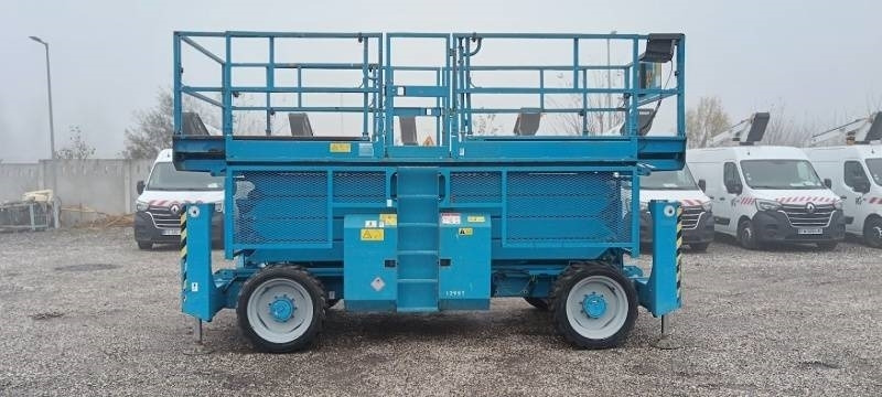 Genie GS4390 - 15,11m, diesel, 4x4 - Plataforma de Tijera/ Plataforma de tesoura: foto 4 Genie GS4390 - 15,11m, diesel, 4x4 - Plataforma de Tijera/ Plataforma de tesoura: foto 4