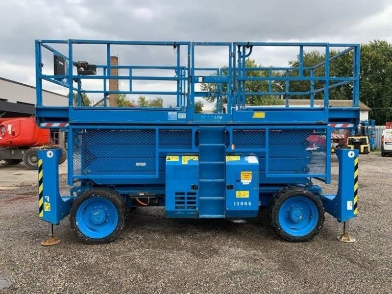 Genie GS4390 - 15,11m, diesel, 4x4 - Plataforma de Tijera/ Plataforma de tesoura: foto 4 Genie GS4390 - 15,11m, diesel, 4x4 - Plataforma de Tijera/ Plataforma de tesoura: foto 4