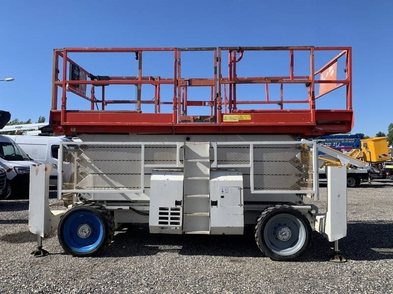 Genie GS5390 - 18m - 4x4 - Diesel - Plataforma de Tijera/ Plataforma de tesoura: foto 4 Genie GS5390 - 18m - 4x4 - Diesel - Plataforma de Tijera/ Plataforma de tesoura: foto 4