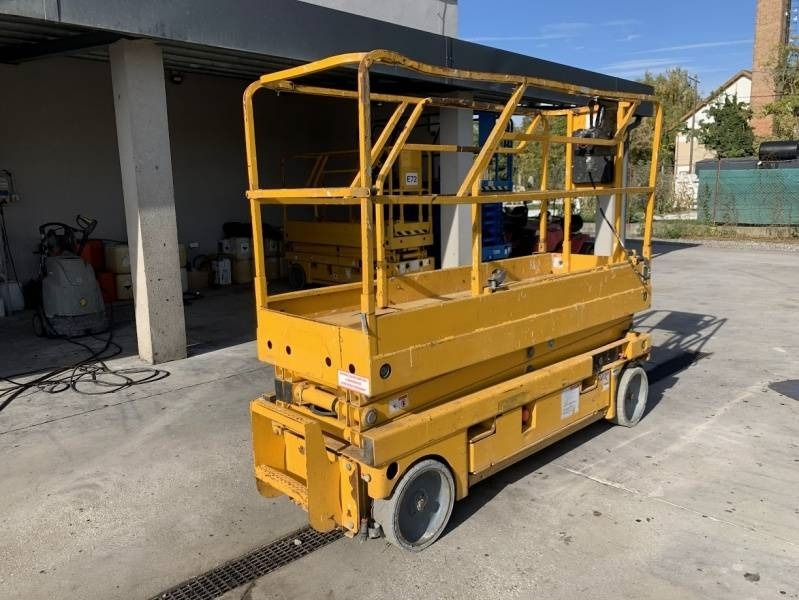 Haulotte Compact 8 - 8m, electric - Plataforma de Tijera/ Plataforma de tesoura: foto 2 Haulotte Compact 8 - 8m, electric - Plataforma de Tijera/ Plataforma de tesoura: foto 2