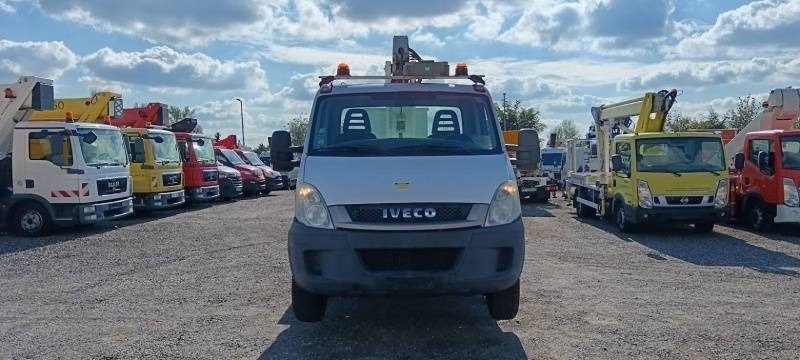Iveco Daily Multitel 160 ALU DS - 16m - Caminhão com plataforma aérea: foto 3 Iveco Daily Multitel 160 ALU DS - 16m - Caminhão com plataforma aérea: foto 3