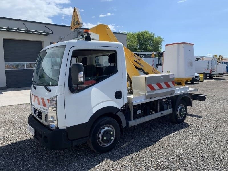 Nissan Cabstar France Elevateur Topy 11 - 11 m - Caminhão com plataforma aérea: foto 2 Nissan Cabstar France Elevateur Topy 11 - 11 m - Caminhão com plataforma aérea: foto 2