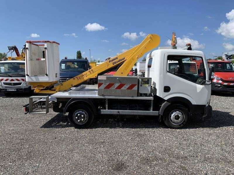 Nissan Cabstar France Elevateur Topy 11 - 11 m - Caminhão com plataforma aérea: foto 4 Nissan Cabstar France Elevateur Topy 11 - 11 m - Caminhão com plataforma aérea: foto 4