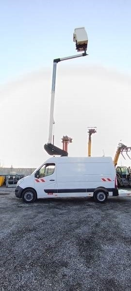 Caminhão com plataforma aérea Renault Master Klubb K32: foto 9