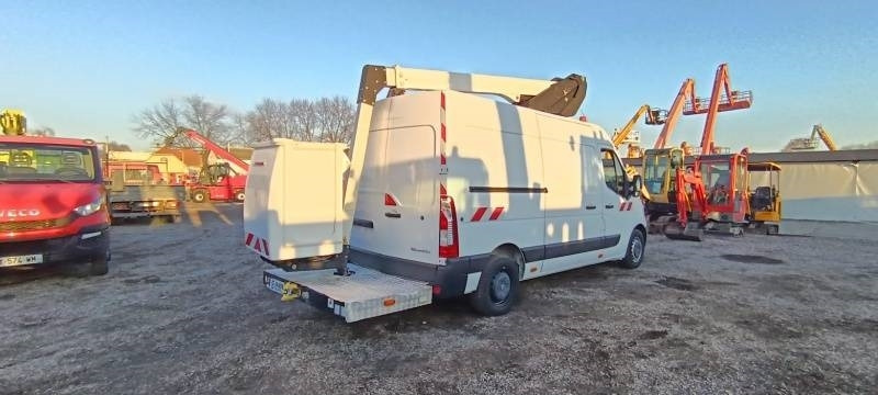 Renault Master Klubb K32 - Caminhão com plataforma aérea: foto 4 Renault Master Klubb K32 - Caminhão com plataforma aérea: foto 4
