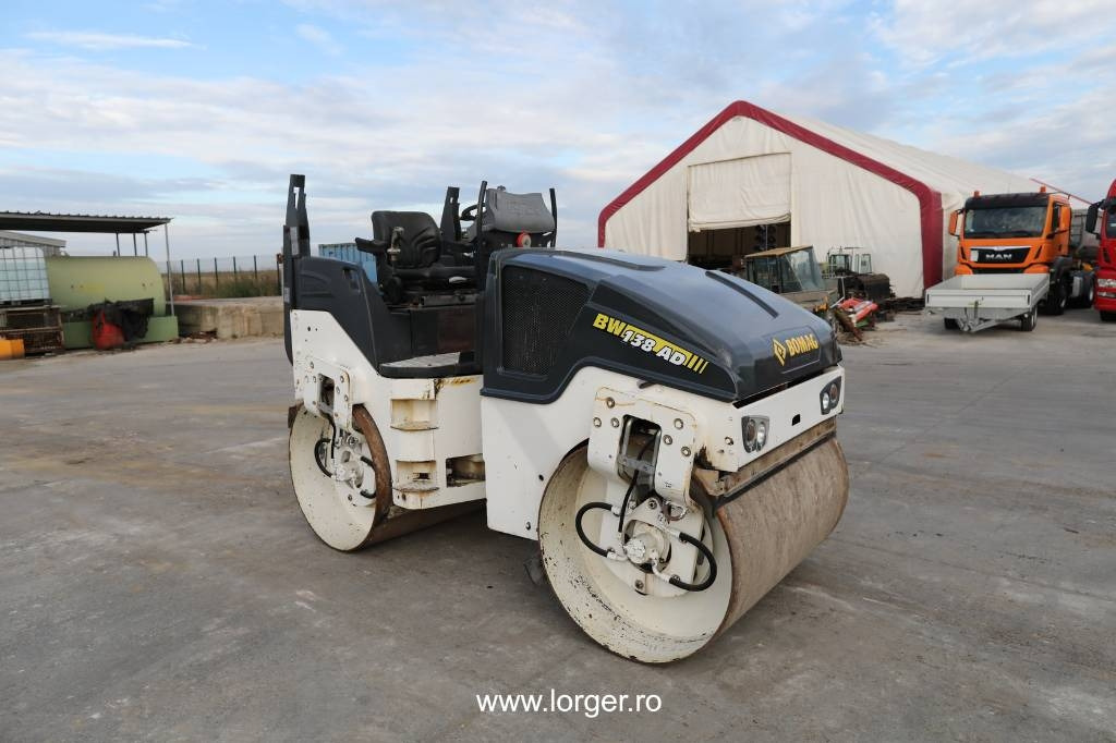 Bomag BW 138 AD-5 - Compactador de asfalto: foto 1 Bomag BW 138 AD-5 - Compactador de asfalto: foto 1