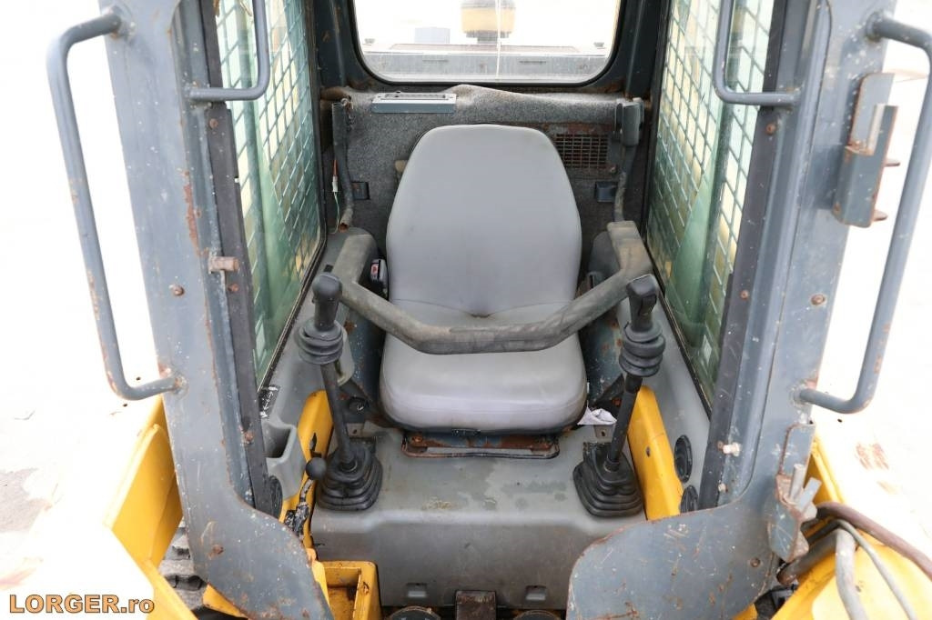 Mini carregadeira Gehl R 135: foto 9