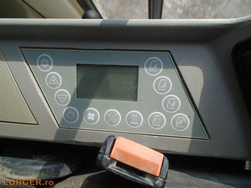 Locação de Liebherr R 900 C  Liebherr R 900 C: foto 10
