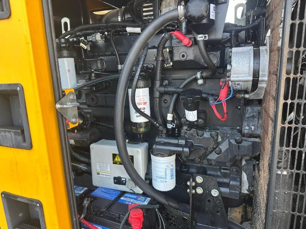 Sdmo R165 C3 Sdmo R165 C3 - Gerador elétrico: foto 4 Sdmo R165 C3 Sdmo R165 C3 - Gerador elétrico: foto 4