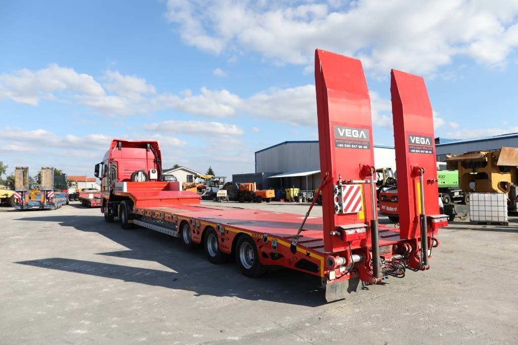 MAN TGX 18.500 4x2 LLS + Trailer Vega 3 axel lowbed - Tractor: foto 5 MAN TGX 18.500 4x2 LLS + Trailer Vega 3 axel lowbed - Tractor: foto 5