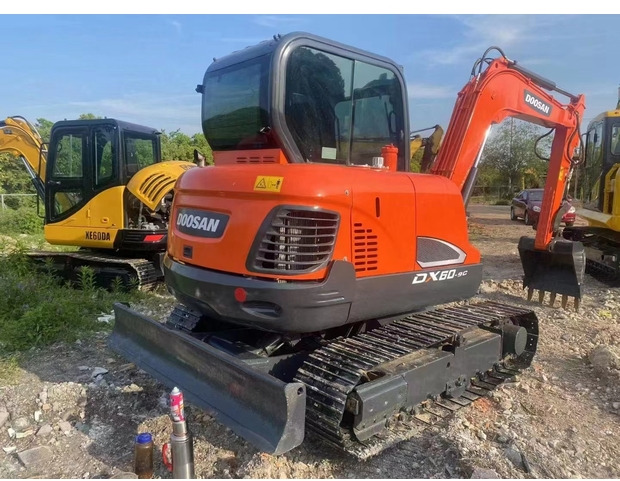 2023 Doosan DX60-9C - Escavadora de rastos: foto 2 2023 Doosan DX60-9C - Escavadora de rastos: foto 2