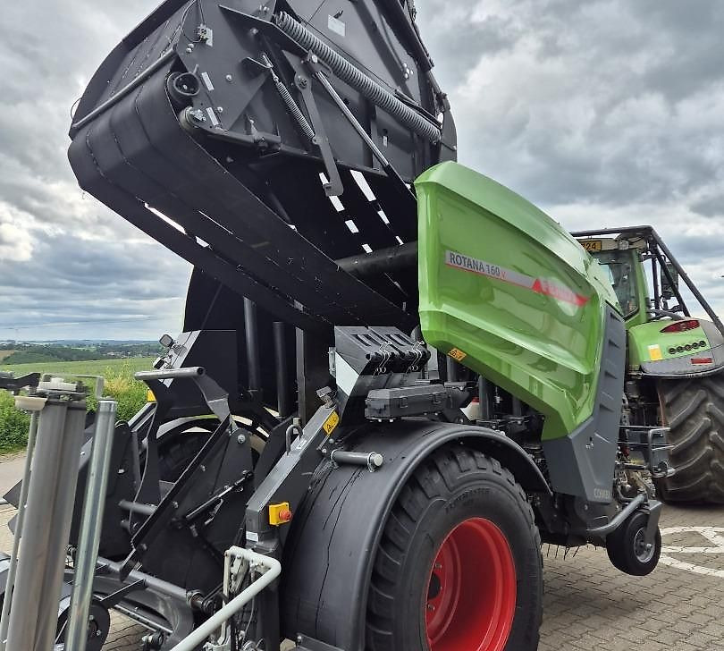J.Reiff Sarl
Herr Stefan Neukirch - 77 Z.I in den - Enfardadeira de fardos redondos, Empacotador de fardos: foto 5 J.Reiff Sarl
Herr Stefan Neukirch - 77 Z.I in den - Enfardadeira de fardos redondos, Empacotador de fardos: foto 5