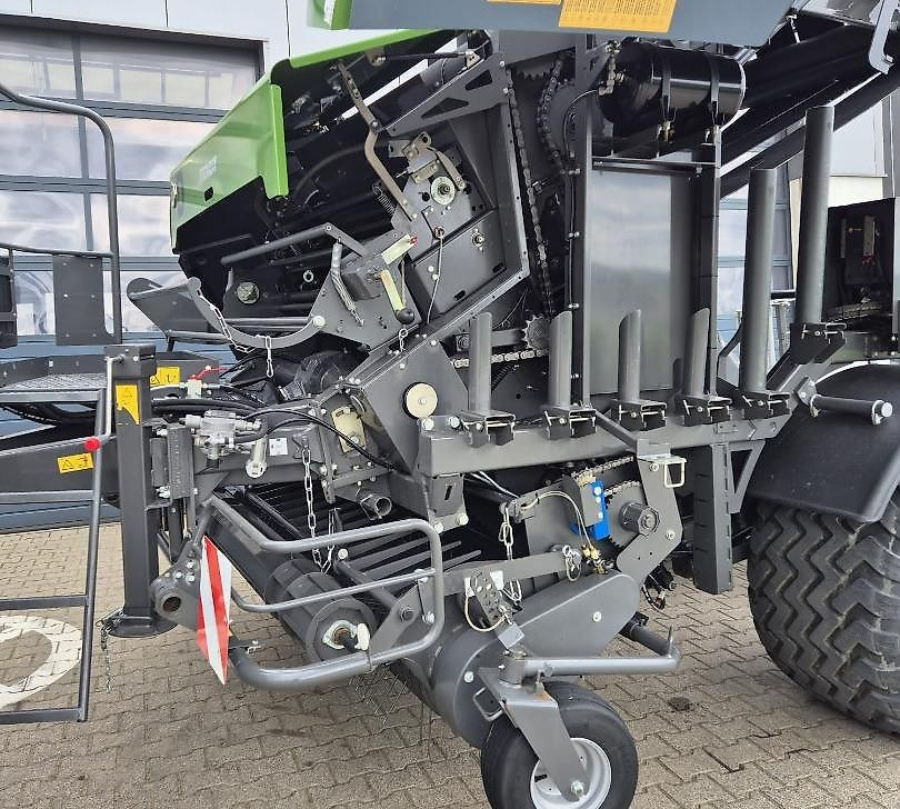 J.Reiff Sarl
Herr Stefan Neukirch - 77 Z.I in den - Enfardadeira de fardos redondos, Empacotador de fardos: foto 3 J.Reiff Sarl
Herr Stefan Neukirch - 77 Z.I in den - Enfardadeira de fardos redondos, Empacotador de fardos: foto 3