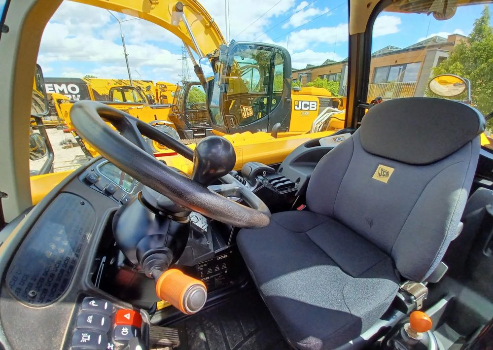 JCB 560-80 Agri Plus - Empilhador telescópico: foto 5 JCB 560-80 Agri Plus - Empilhador telescópico: foto 5