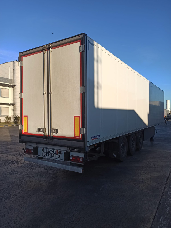 SCHMITZ CARGOBULL ThermoKing SKO 24/L - 13.4 FP COOL V7 FP 60 SMART - Semireboque frigorífico: foto 4 SCHMITZ CARGOBULL ThermoKing SKO 24/L - 13.4 FP COOL V7 FP 60 SMART - Semireboque frigorífico: foto 4