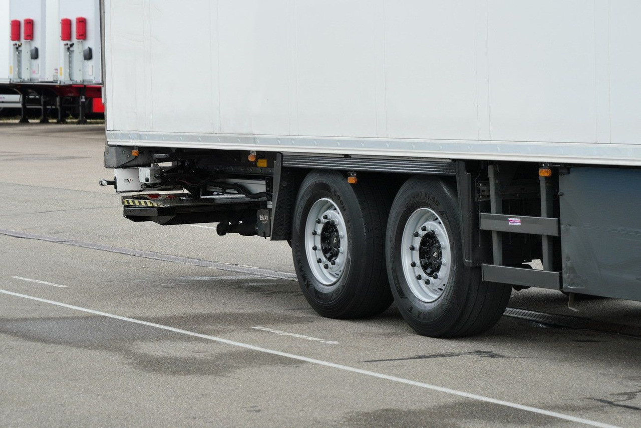 Schmitz Cargobull SKO 18 /BI TEMP / LBW BÄR / FP45 /VECTOR 1950 MT - Semireboque furgão: foto 5 Schmitz Cargobull SKO 18 /BI TEMP / LBW BÄR / FP45 /VECTOR 1950 MT - Semireboque furgão: foto 5