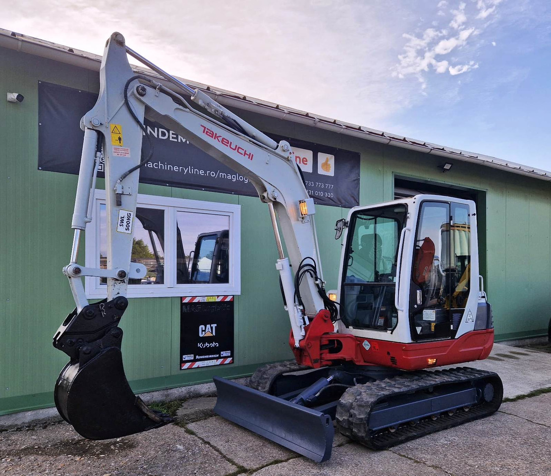 TAKEUCHI TB250 - Mini escavadeira: foto 1 TAKEUCHI TB250 - Mini escavadeira: foto 1