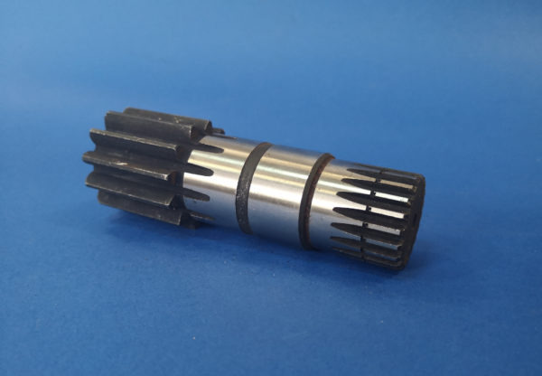 010220A Wałek silnika obrotu Caterpillar 301.6; nr Cat 144-5975, 139-7340 - Motor de giro de Máquina de construção: foto 1 010220A Wałek silnika obrotu Caterpillar 301.6; nr Cat 144-5975, 139-7340 - Motor de giro de Máquina de construção: foto 1