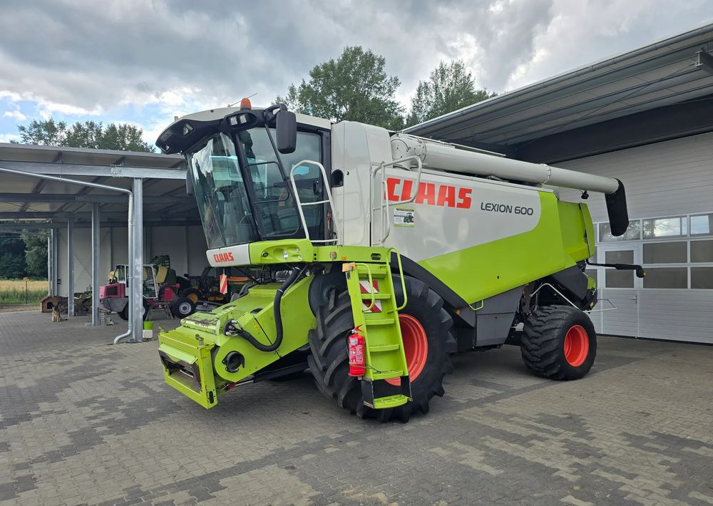 Claas Lexion 600 - Ceifeira debulhadora: foto 2 Claas Lexion 600 - Ceifeira debulhadora: foto 2